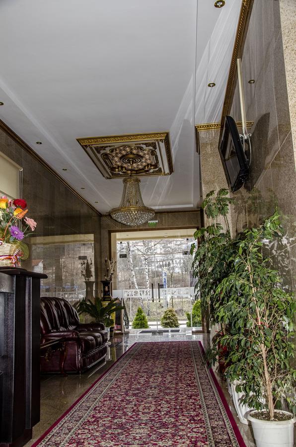 Rubis Hotel Rudozem Exterior photo