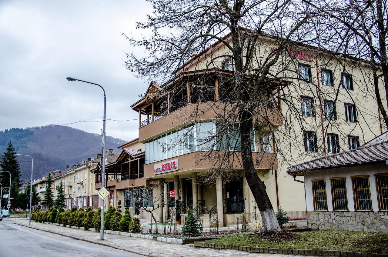 Rubis Hotel Rudozem Exterior photo